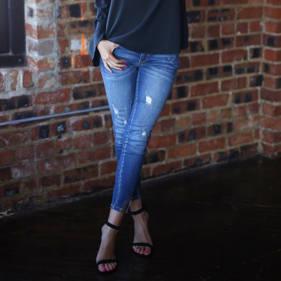 KanCan | Twist Hem Jeans - Picture 8 of 10